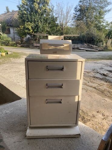 islenmis qapi pencere: Metal ofis dolabı – 3 çekmecəli, üst hissədə modul saxlayıcı - — 1