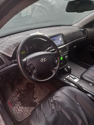 hyundai sonata nece masindir: Hyundai Sonata sedan – gümüşü rəng Xüsusiyyətlər: - Avtomatik — 5