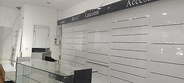 https:promo.bizon.az: Mağaza vitrin mebeli – şüşə rəf və panel sistemi - Ön giriş üçün iki — 5