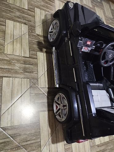 rc car: Uşaq üçün elektrikli minik maşını – qara rəngdə, SUV/G-Class üslublu — 3