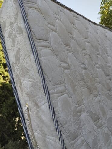 ağ don: Matras 2 nəfərlik təzə kimidir təcili satılır 200 sm 160 sm şəkildə — 11