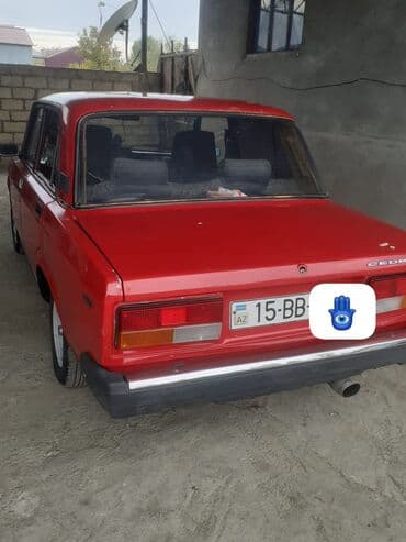 VAZ 2107, qırmızı rəngli sedan - Korpus: klassik “07” kuzov, 4 qapı