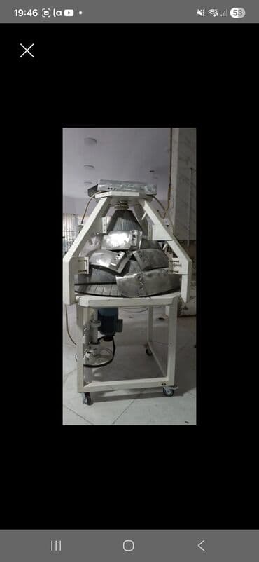 Xəmir kündeleyen. Aparat özu tam işləkdir. Ustunun demirinin 1i kemdir