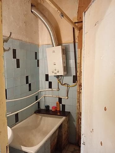 satdıq evlər: Bakı, 4-cü mikrorayon, 2 otaqlı, Köhnə tikili, m. Memar Əcəmi, 50 kv. m — 4