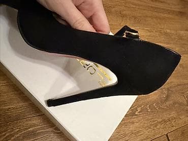 Кроссовки и спортивная обувь: Размер: 36, цвет - Черный, Б/у — 3