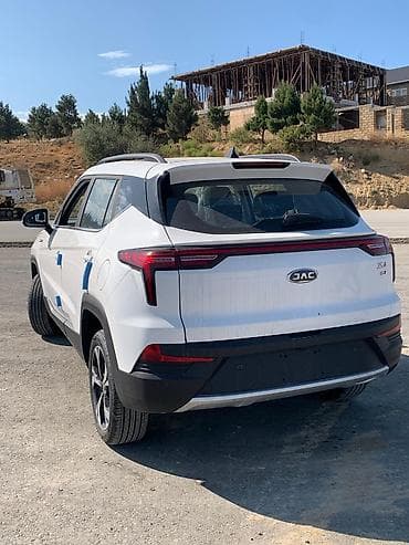 zapi maşin: JAC : 1.5 l | 2026 il Krossover — 4