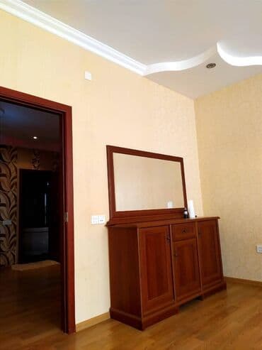 xırdalanda kirayə mənzillər: Xətai metrosuna yaxin yerləşən ümumi sahəsi 130 kv,m olan,4 otaqlı — 16