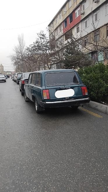 vaz qapi: VAZ 2104 universal - Kuzov: 5 qapılı universal, tünd-yaşıl rəng - — 3