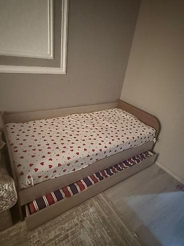 intex matras: Çəkilən fotolardakı məhsul: İkiqat funksiyalı tək nəfərlik çarpayı — 1
