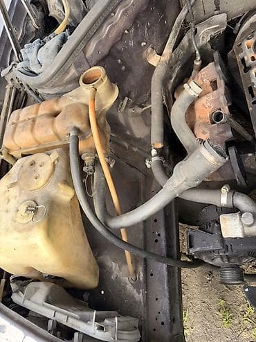 011 masinlari: Mercedes-Benz 190 (W201): 2 l | 1992 il Sedan — 7