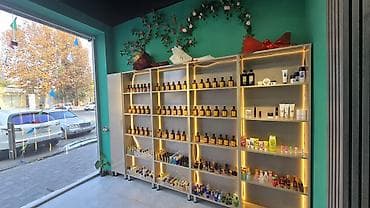 Az işlənmiş polkadır, çox gözəlmkeyfiyyətli zövqlə yığılmış Parfumeria