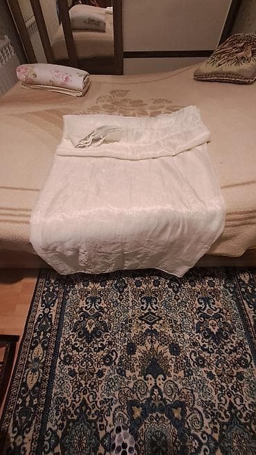 islenmis perdelerin satisi: Perde, tül - Rəng: krem/ağ - Parça: yüngül, şəffaf tül; incə — 2