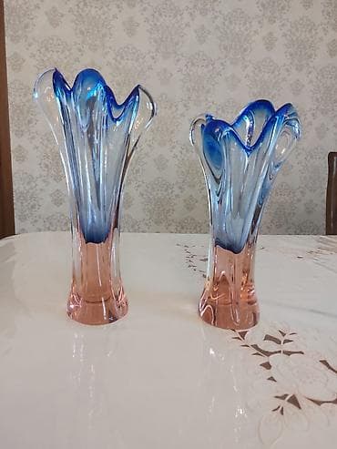 toxum gulleri: Vaza dəsti — 1