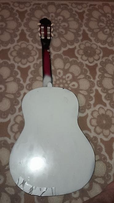 Satılır: Gitar. Başqa gitarlarla barter oluna bilər. Texniki cəhətdən lalafo.az -da Satılır: Gitar. Başqa gitarlarla barter oluna bilər. Texniki cəhətdən