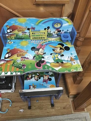 Oğlan və qız üçün, Yeni, Yazı masası