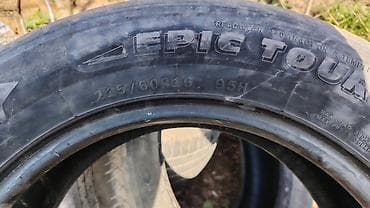 maşın rolu: İşlənmiş Şin 215 / 60 / R 16 — 2