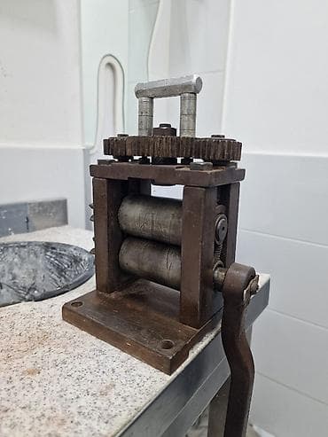 Alətlər: Mexaniki yəni əllə olan Valsovka. Zərgarlər və diş texnik ləri üçün — 2