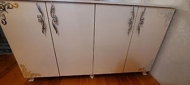 güzgülü kamotlar: Aynalı konsol/dresser - Rəng: krem/ivori - Material: laminat/MDF — 2