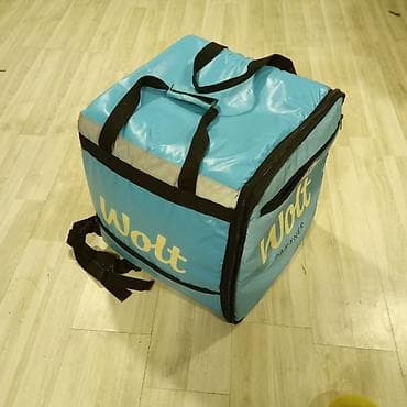 Wolt çantası az istifadə olunub, cırılan yeri yoxdur. WhatsApp