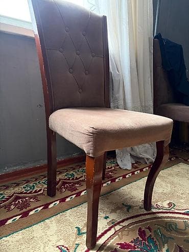 Ev və bağ: Stol, 6 stul və şkaf — 3