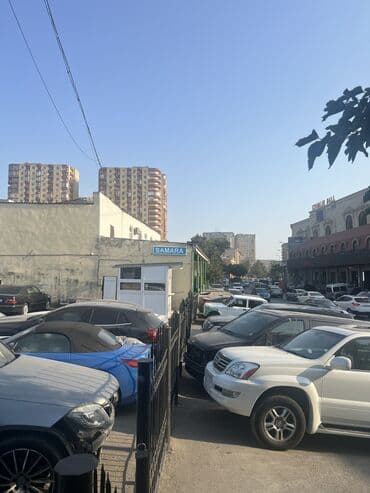 əhmədli kirayə: Yol kənarında kiosk icarəyə verilir. Avtomobillərin çox sıx hərəkət — 3