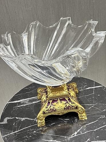 Rengi evime uygun olmadigi ucun satilir.Hec isledilmeyib hediyye