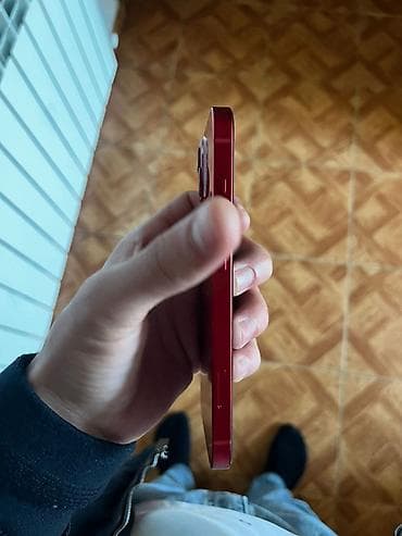 iphone 12 ucuz: IPhone 13, Qırmızı, Face ID — 5