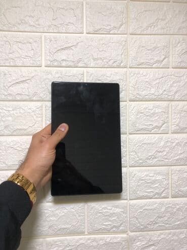 Lenovo: Lenovo planşet - Brend: Lenovo - Korpus: metal rəngli arxa panel — 1