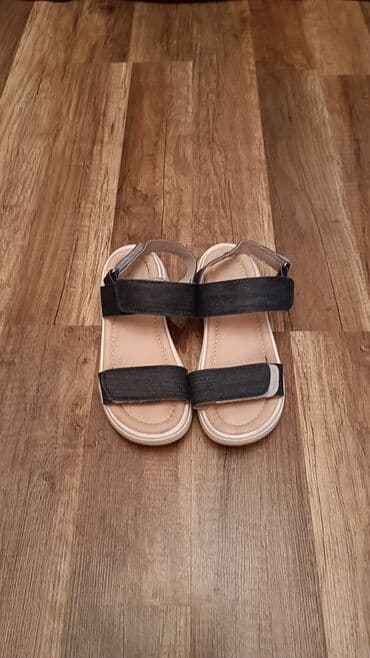 белые босоножки на тракторной подошве: İki kəmərli, velcro bağlamalı, tünd göy rəngdə uniseks sandal — 1