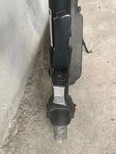 nergiz necef listening 1: Acer elektrik skuteri - Brend: Acer - Rəng: qara, yaşıl vurğular - — 8