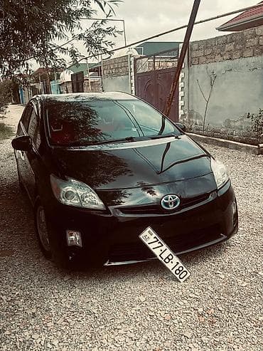 priora qapı: Toyota Prius: 1.8 l | 2011 il Hetçbek — 1