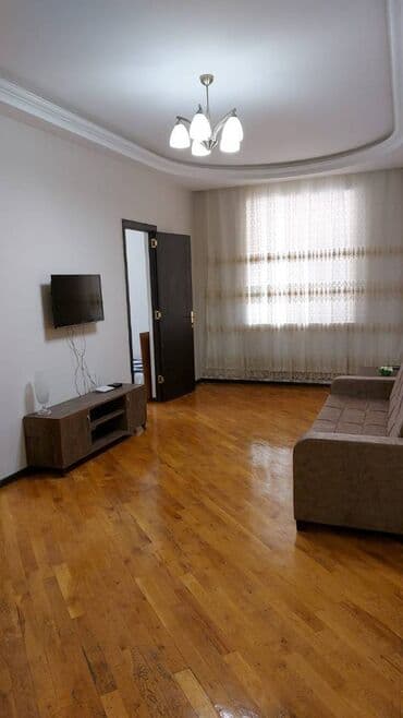 qubada kirayə ev: Mənzil yenicə təmir olunub.Bütün otaqlarda pəncərə və ilk işıq var — 17