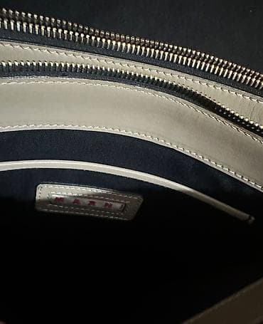 michael kors canta qiyməti: Marni Leather Bag
 Like New
450 azn — 4