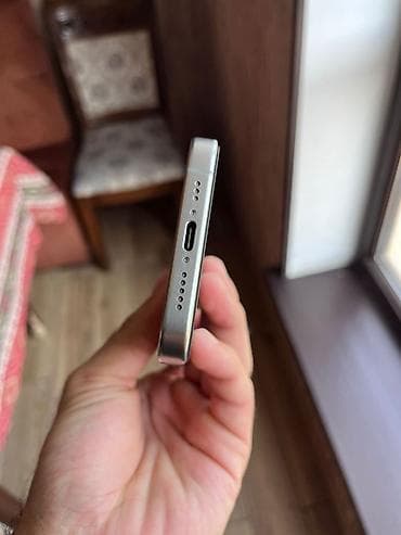 aple 8: IPhone 15 Pro, 128 GB, Natural Titanium, Simsiz şarj, Face ID — 6