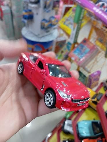 İdman və hobbi: Miqyaslı metal oyuncaq avtomobil – qırmızı rəngdə sport sedan modeli — 1