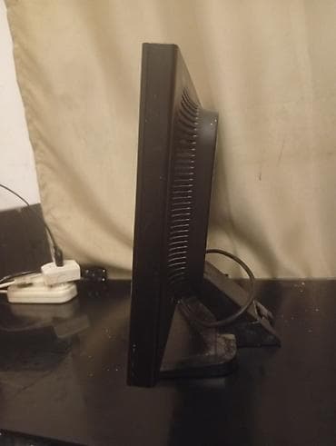 hp kompüter: HP L1815w LCD monitor - Ekran diaqonalı: 18.5" - Göstəriş formatı — 1
