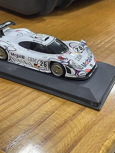 şahmat saat: Porsche, 1998 il, 1:43 — 2
