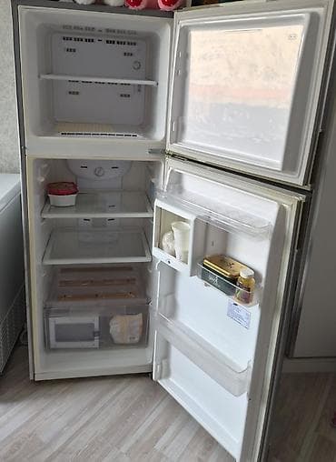 xaladenik satiram: Soyuducu Samsung firmasınındır. Qiymet 230 azn. Nofrosdur,ustada heç — 3