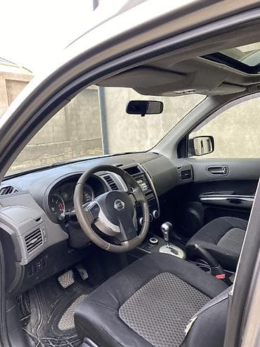 mersedes e 240: Nissan X-Trail: 2.5 l | 2008 il Ofrouder/SUV — 9