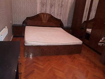 kiray: Ev Nerimanov Rayonu Ressamliq akedemyasinin yaninda yerleshir montinde — 7