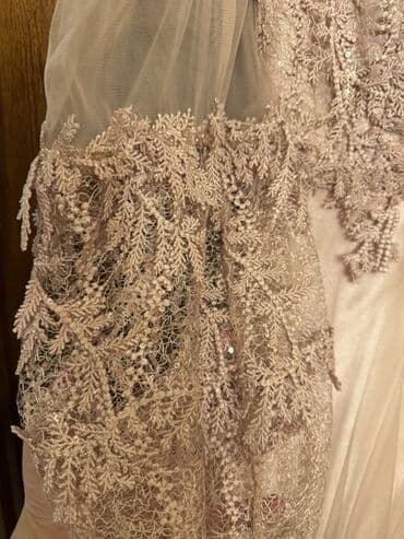 Ziyafət donları: Zərif ziyafət/libas 550 azn alinib 1 defe geyinilib. - Rəng — 4