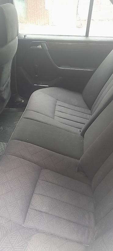 mercedes e 250 dizel: Mercedes-Benz W124: 2.5 l | 1995 il Sedan — 9