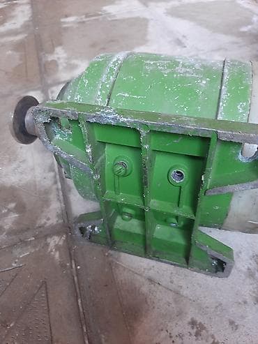 Sənaye elektrik mühərriki Tam iwlek - Tip: Korpus üzərində flanşlı