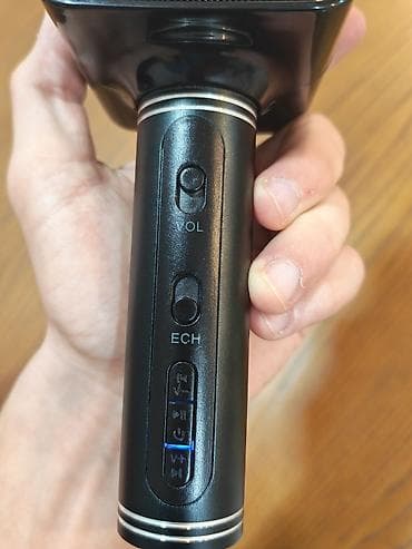 bluetooth mikrofon karaoke: Portativ karaoke mikrofonu və dinamik bir yerdə - Simsiz karaoke — 3