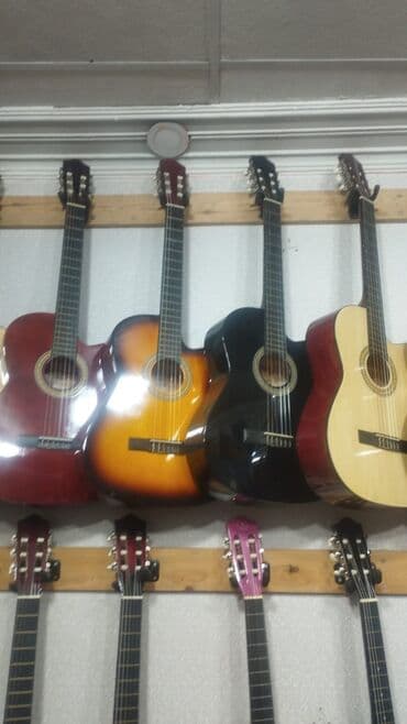 Klassik akustik gitarlar – müxtəlif rəng və dizaynlarda - Korpus