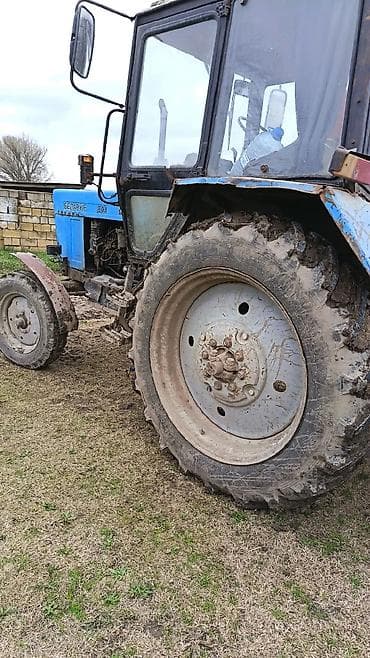 ucuz maşlar: Mavi rəngli kənd təsərrüfatı traktoru - Kabinli, geniş görünüşlü — 8
