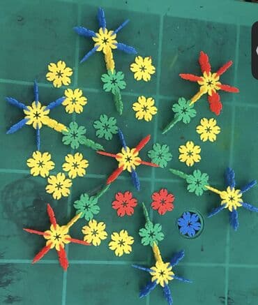 Uşaq konstruksiya dəsti – “çiçək” formalı birləşdirilən fiqurlar -