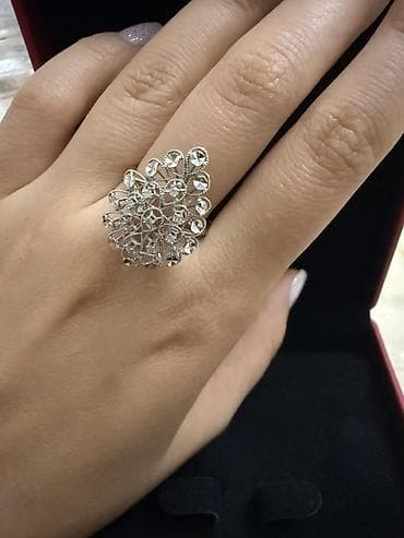 gumus sep kisi: Qızıl üzük 💍 Əyar :585💍 Üzərində brilyant qaşlar💍 Zövglü xanımların — 2
