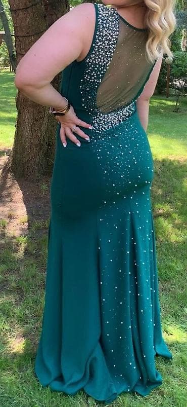 baliq model donlar: Zümrüd-yaşıl rəngdə uzun ziyafət/libas. Bədənə oturan kəsim, ətək — 1