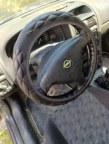 ford focus rs: Opel Astra Caravan (universał) – tünd mavi rəng, 5 qapı, geniş baqajlı — 8